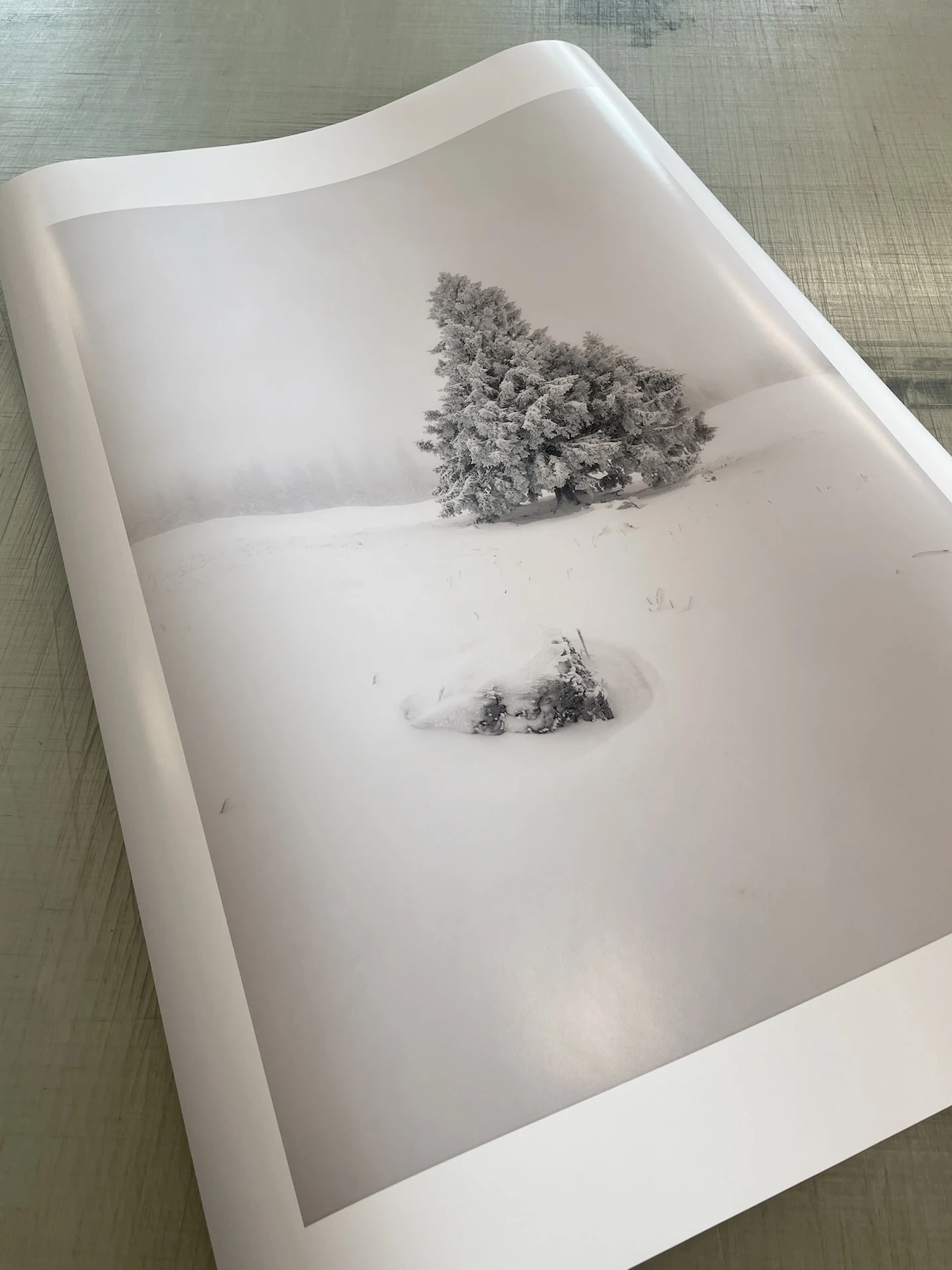 Détail d’un tirage Wrapped in Silence sur papier Hahnemühle FineArt Pearl